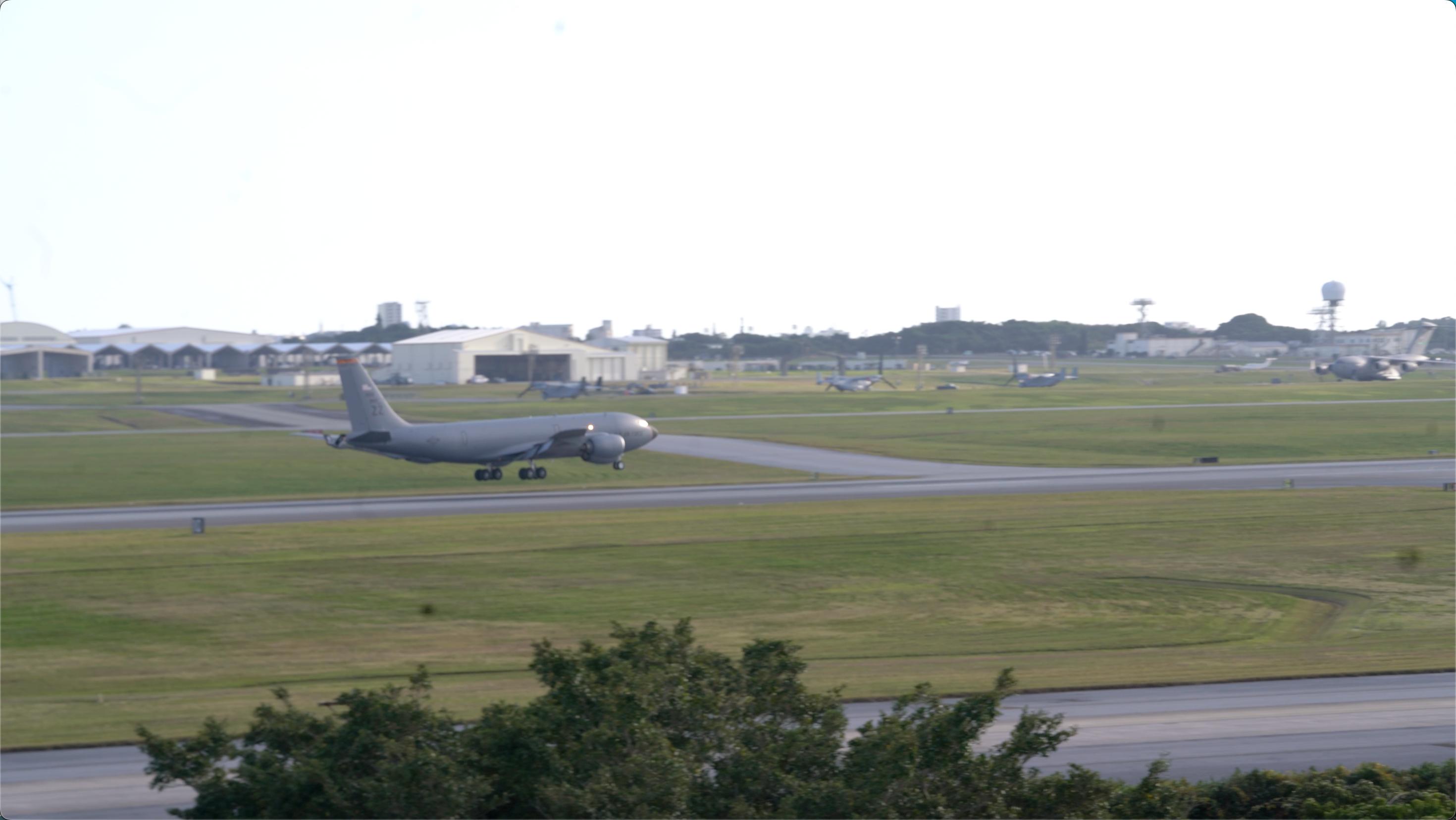 KC-135R landing